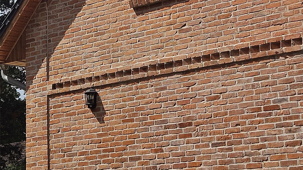 Wiederhergestellte Klinkerwand